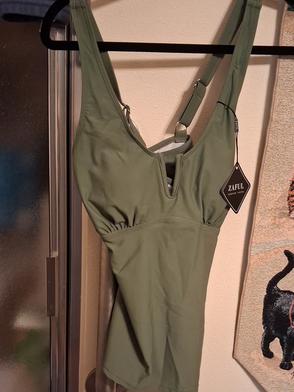 A New Zaful Swimsuit Top With Adjustable Straps Size Small